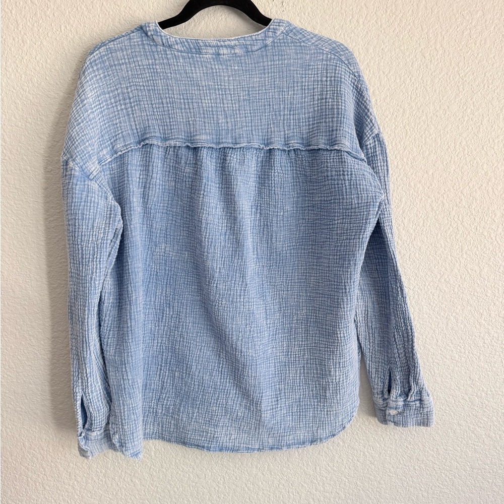 Light Blue Gauze half Button-Up Shirt dokotoo medium oversized comfort fit - Picture 3 of 4
